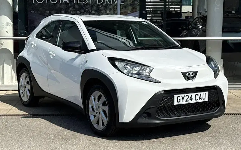 Used Toyota Aygo X PURE 72 HP (52 kW) 2024 SUV