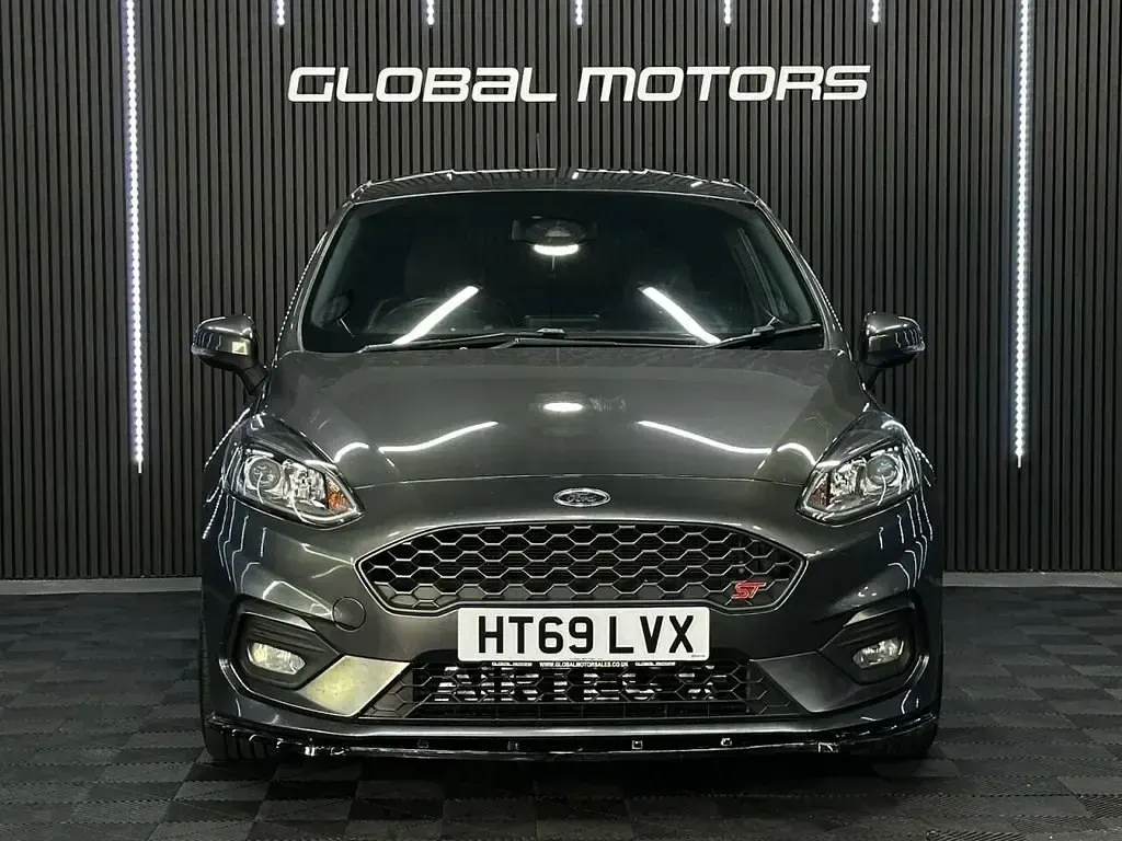 Usado Ford Fiesta ST 200 CV (147 kW) 2020 Gris Utilitario