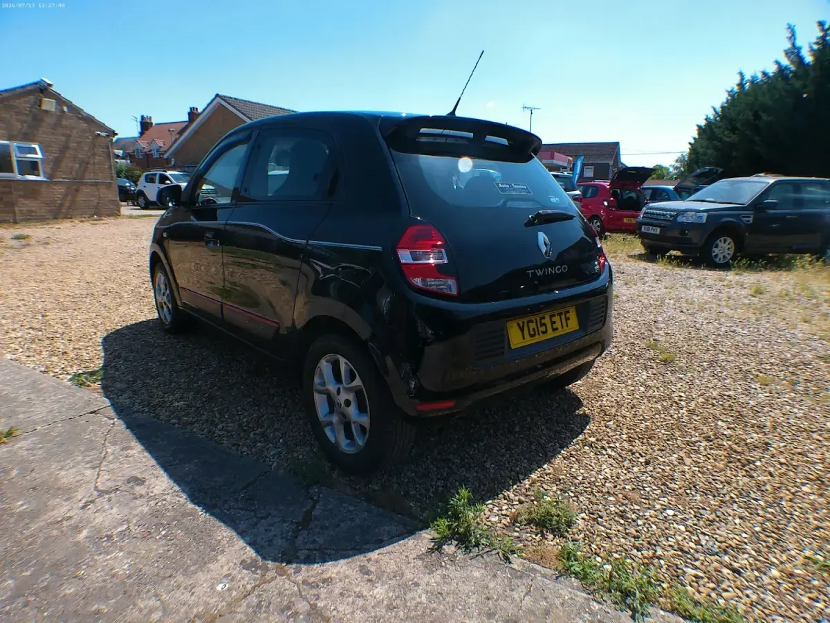 Used Renault Twingo Dynamique 70 HP (51 kW) 2015 Black Hatchback