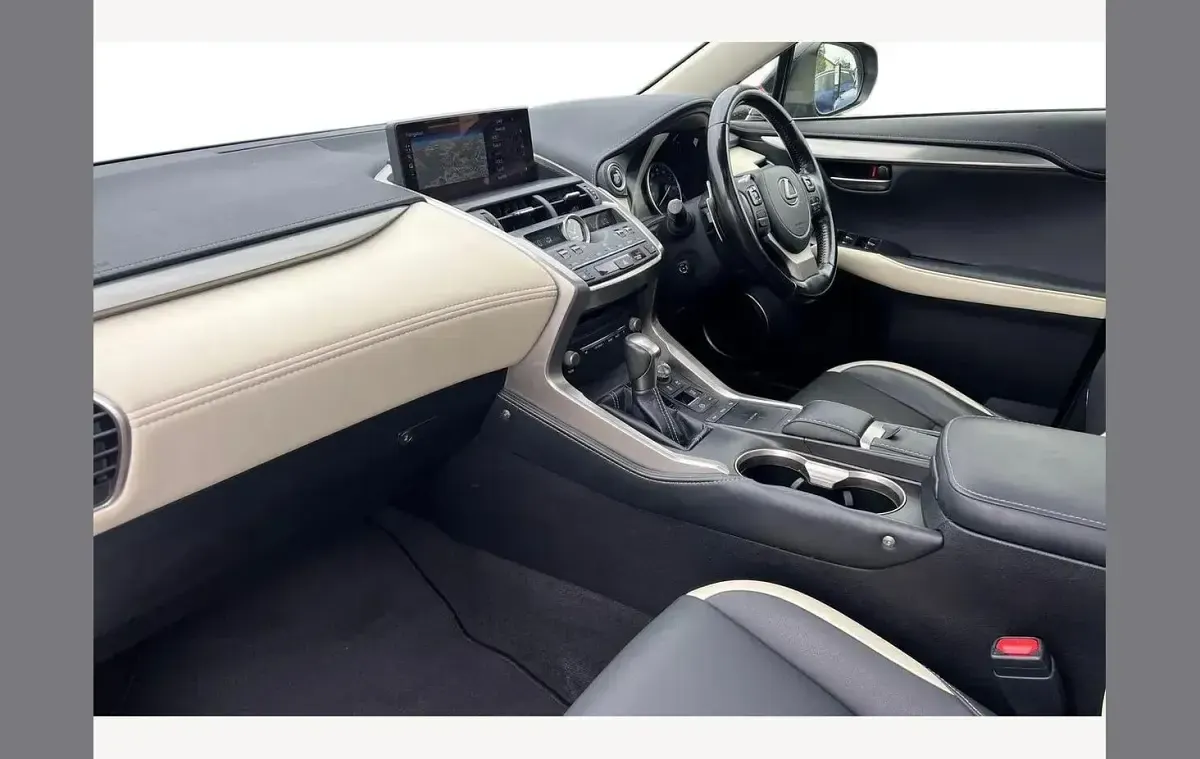 Used Lexus NX300h 197 HP (144 kW) 2021 Silver SUV
