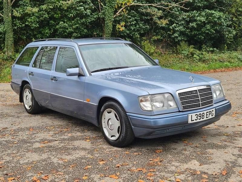 Used Mercedes E200 1994 Silver Estate