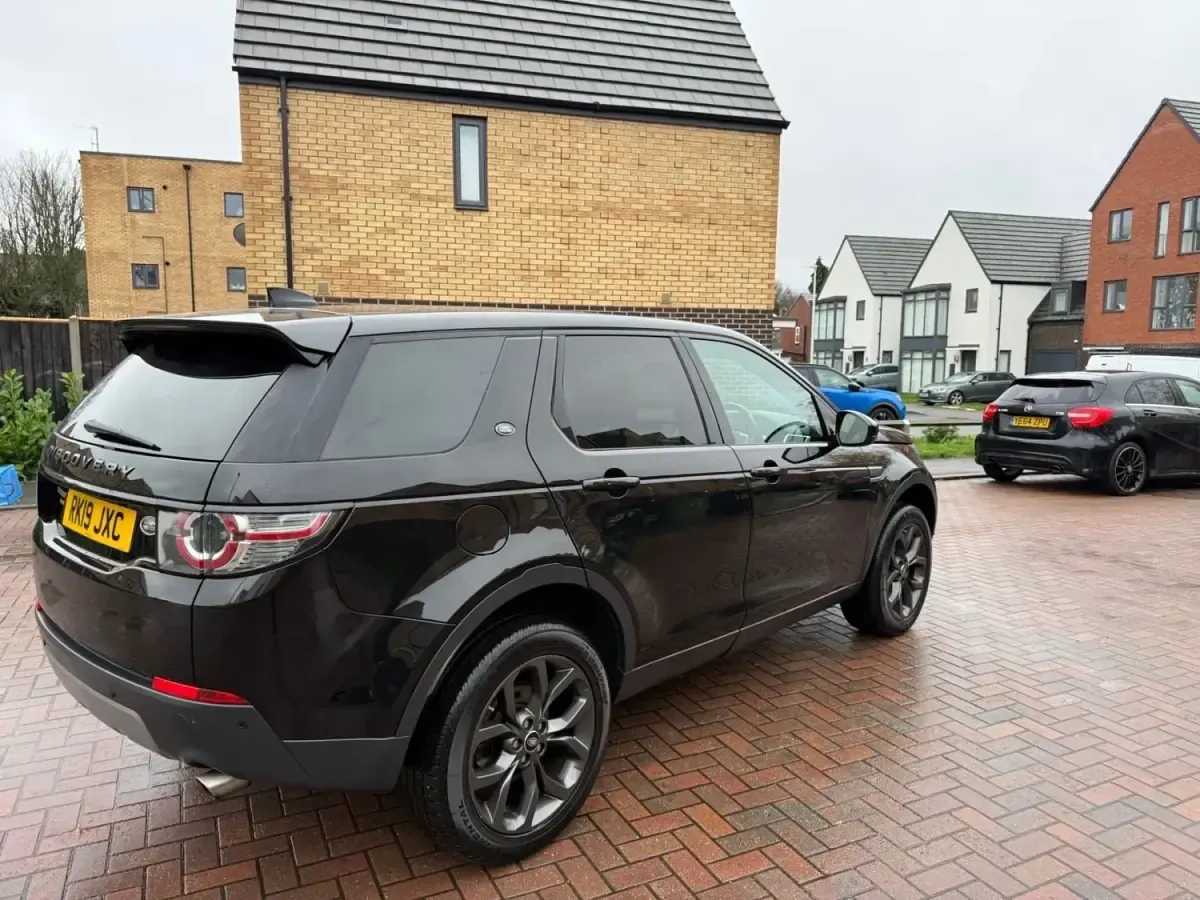 Second-hand Land Rover Discovery Sport Landmark 2019 Negru SUV