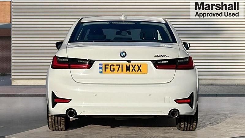Used BMW 330e Comfort Edition 292 HP (214 kW) 2021 White Sedan