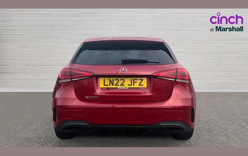 Usado Mercedes A200 AMG Line Premium Plus 161 HP (118 kW) 2022 Vermelho Citadino