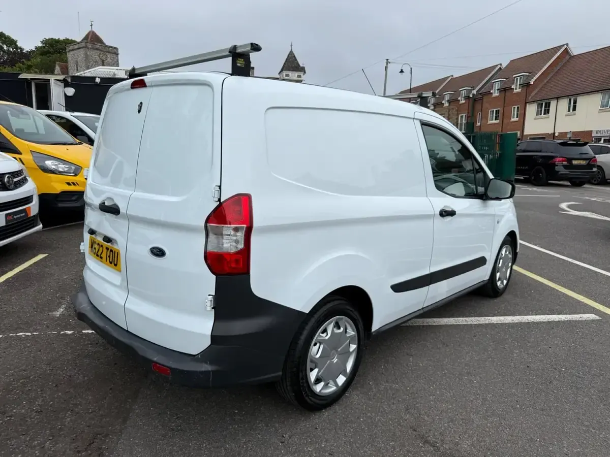 Used Ford Transit Courier S 100 HP (73 kW) 2022 White Van