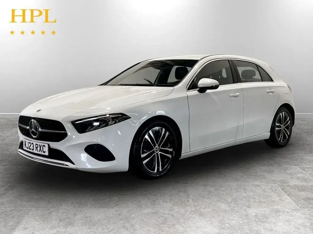 Used Mercedes A180 Executive 150 HP (110 kW) 2023 White Hatchback