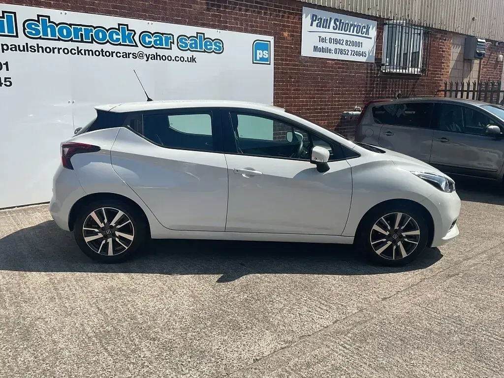 Used Nissan Micra Acenta 71 HP (52 kW) 2018 White Hatchback