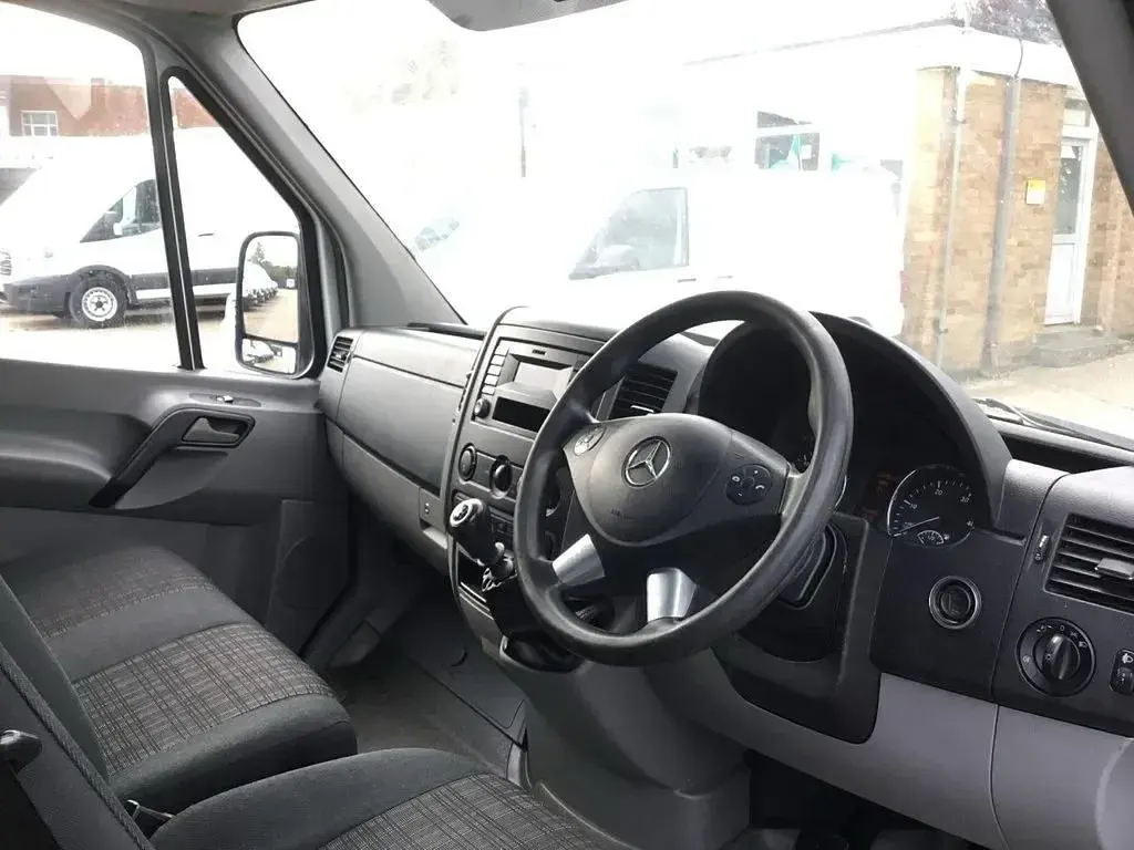 Used Mercedes Sprinter 140 HP (102 kW) 2017 White Van