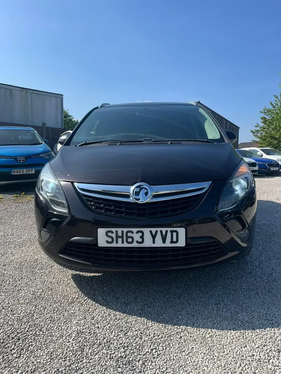 Used Vauxhall Zafira SRi 170 HP (125 kW) 2014 Brown MPV