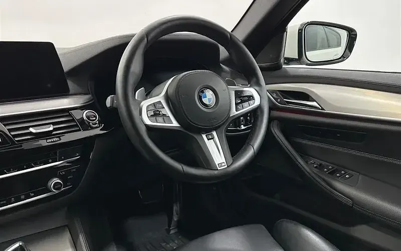 Used BMW 520 M Sport 190 HP (139 kW) 2019 White Sedan