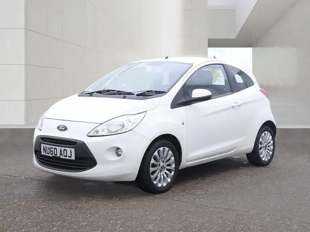 Used Ford Ka Zetec 69 HP (50 kW) 2010 White Hatchback