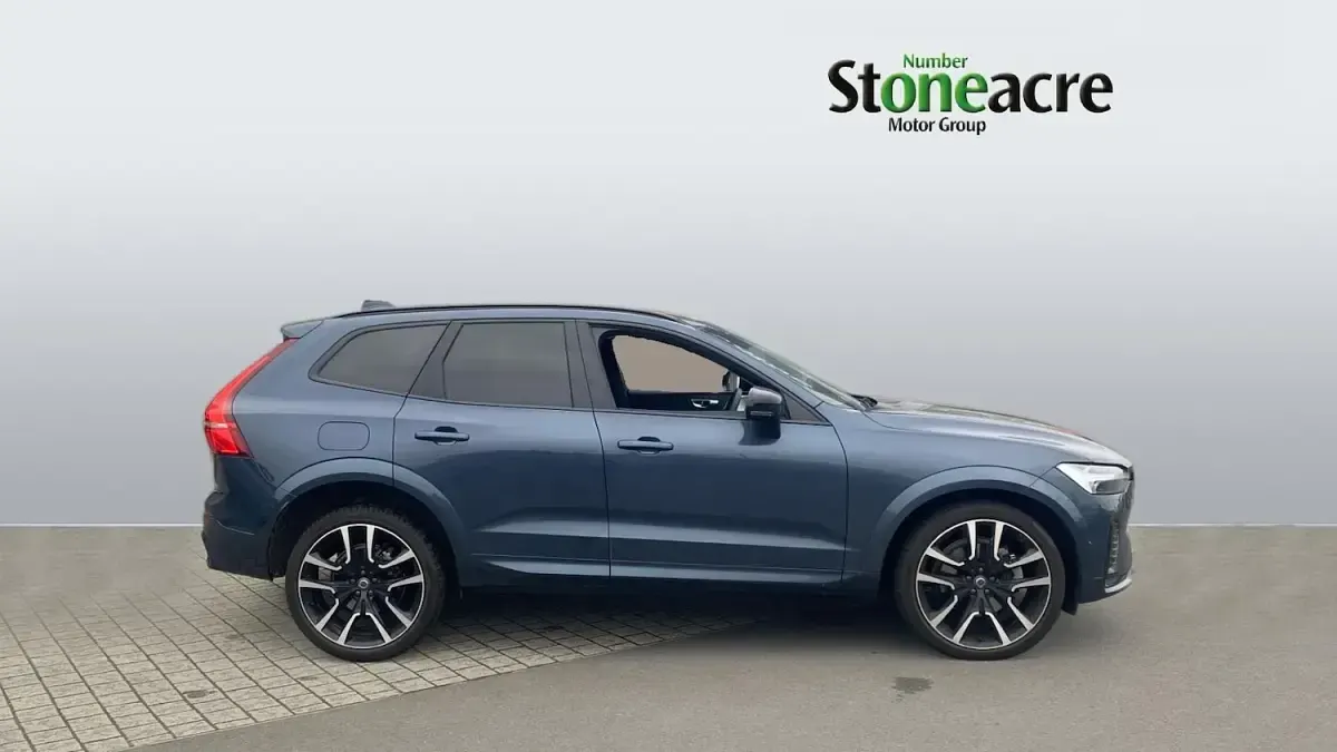 Used Volvo XC60 Ultra 250 HP (183 kW) 2025 Blue SUV