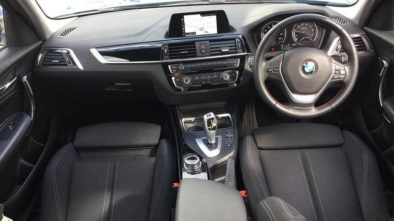 Used BMW 118 Sport Line 134 HP (98 kW) 2017 Blue Hatchback