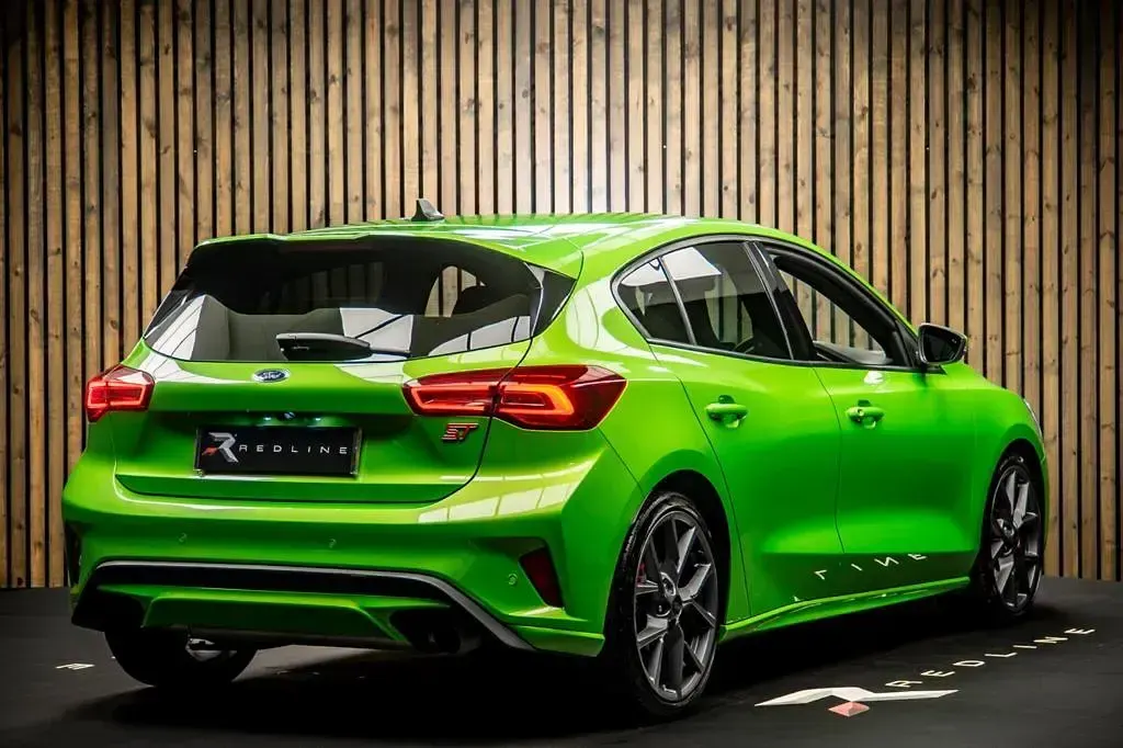 Used Ford Focus Performance Edition 280 HP (205 kW) 2024 Green Hatchback