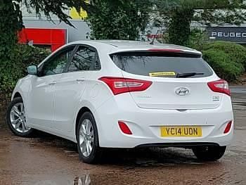 Used Hyundai i30 SE 110 HP (80 kW) 2014 White Hatchback