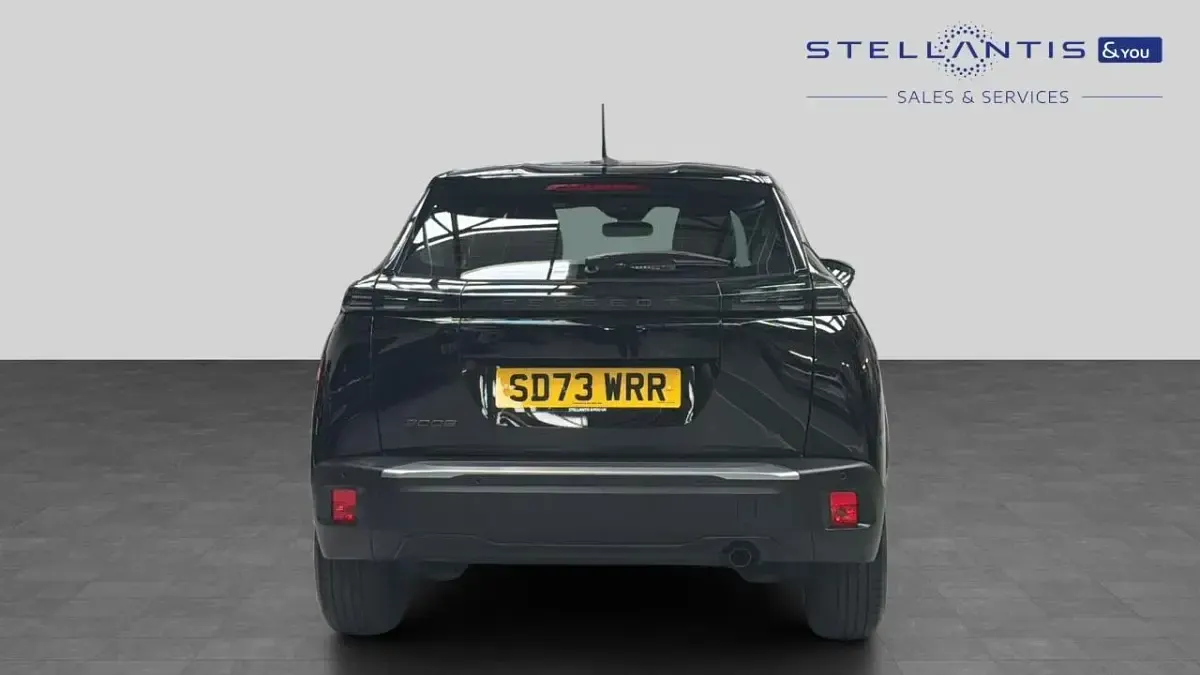Used Peugeot 2008 Active 100 HP (73 kW) 2023 Black SUV