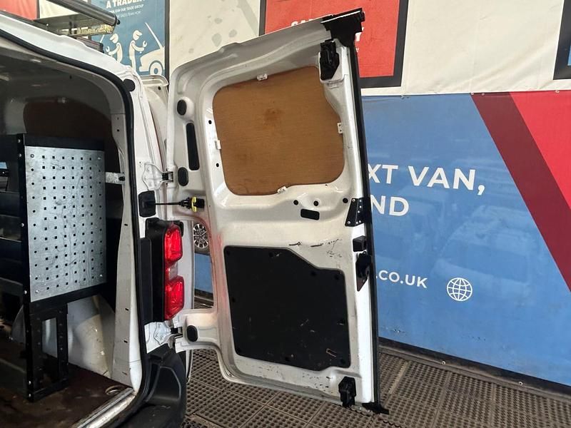 Used Peugeot Expert 2019 White Van
