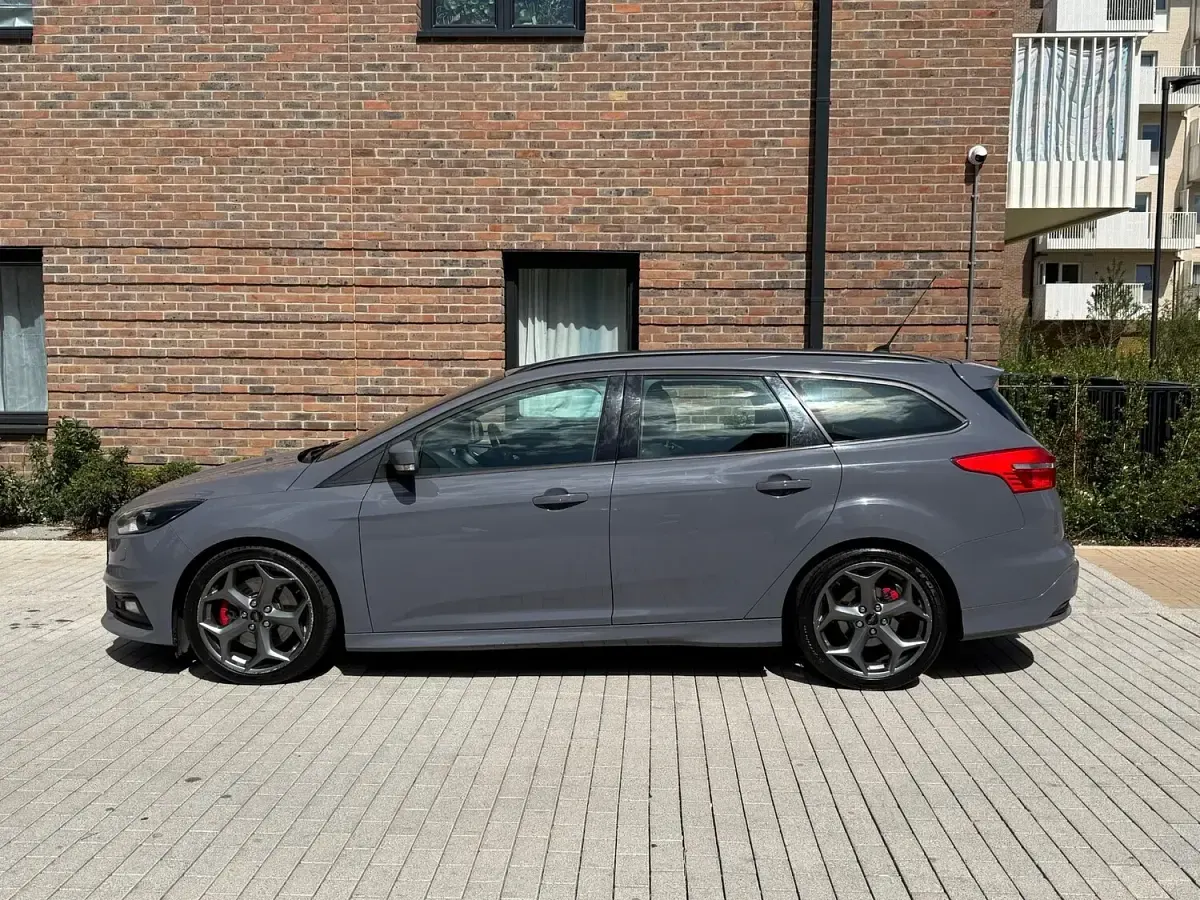 Used Ford Focus ST 2017 Grey Estate