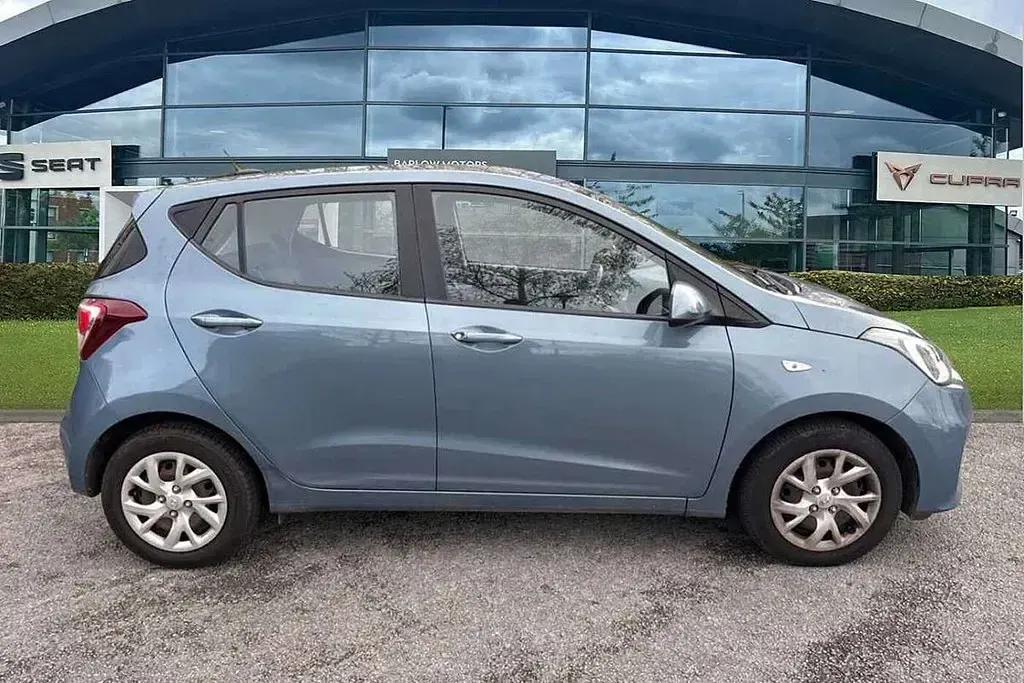 Used Hyundai i10 SE 87 HP (63 kW) 2019 Blue Hatchback