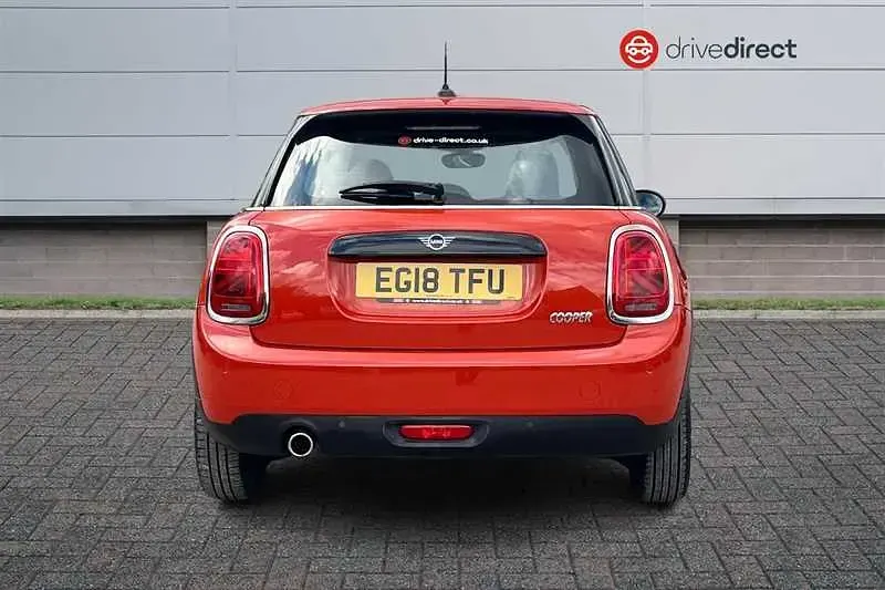Used Mini Cooper Hatch 136 HP (100 kW) 2018 Orange Hatchback