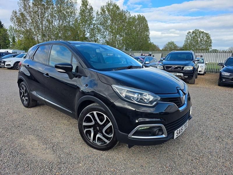 Usado Renault Captur Dynamique 90 HP (66 kW) 2015 Preto SUV