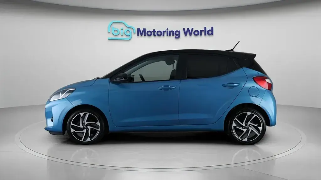 Used Hyundai i10 Premium 67 HP (49 kW) 2021 Blue Hatchback