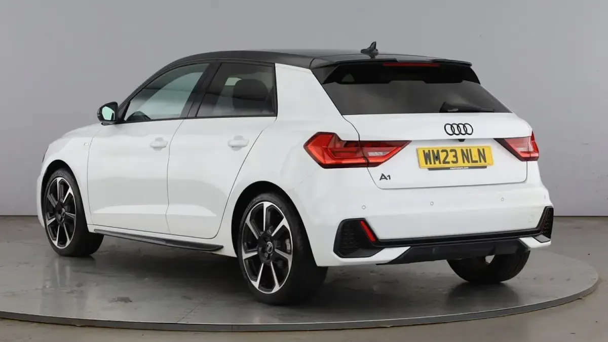 Used Audi A1 Sportback Black Edition 150 HP (110 kW) 2023 Glacier white Hatchback