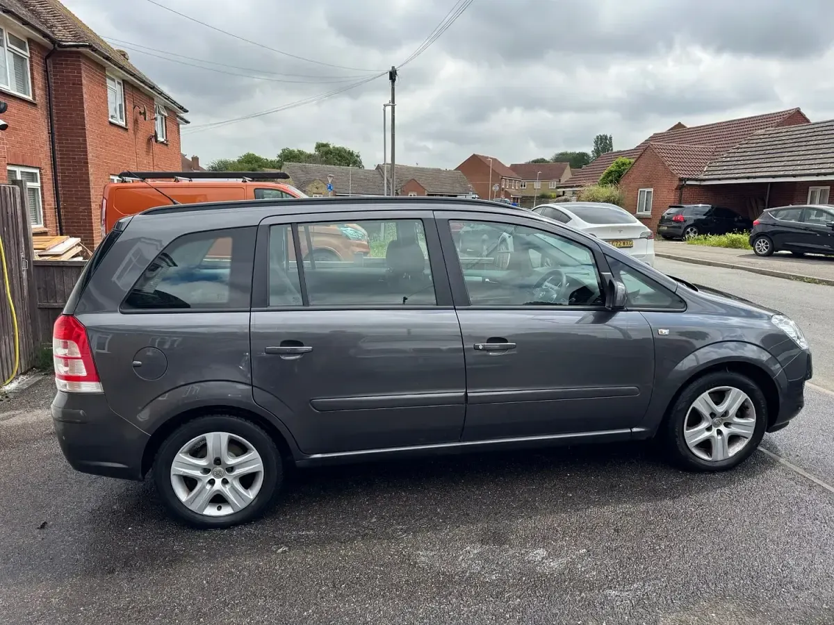 Used Vauxhall Zafira 2010 Grey MPV
