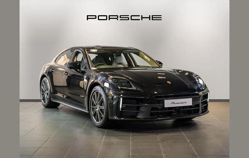 Used Porsche Panamera 353 HP (259 kW) 2025 Black Hatchback