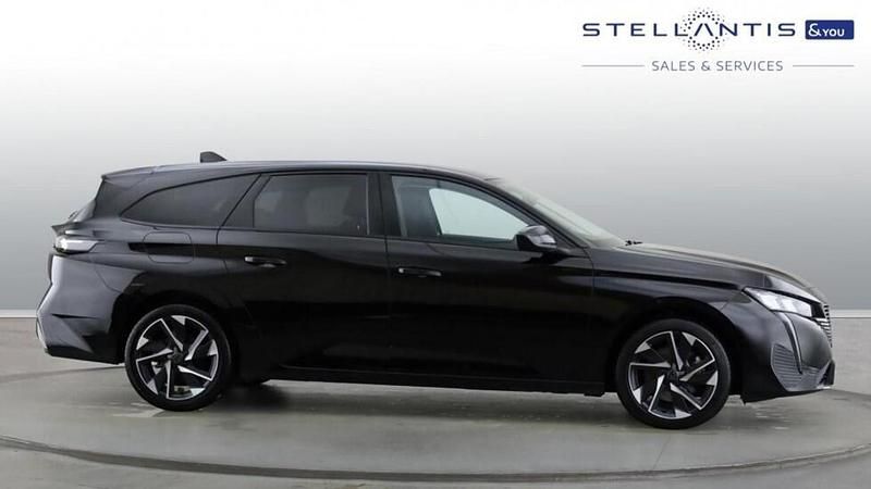 Used Peugeot 308 SW Allure Premium 129 HP (94 kW) 2022 Black Estate