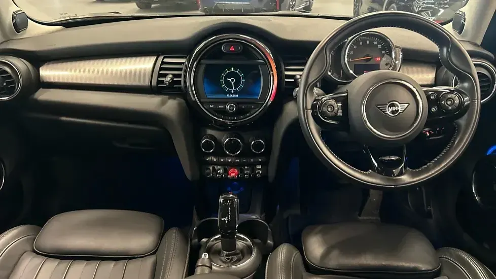 Used Mini Cooper Exclusive 136 HP (100 kW) 2021 Midnight black Hatchback