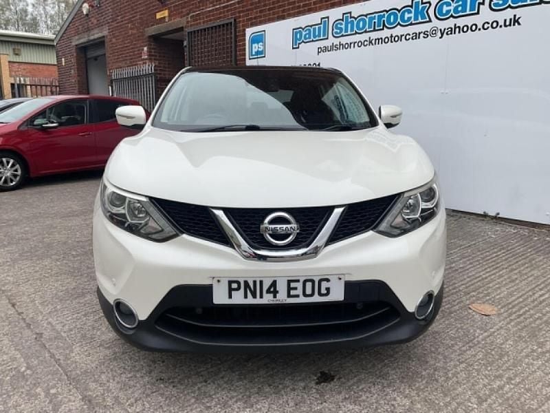 Used Nissan Qashqai Acenta Premium 2014 White SUV