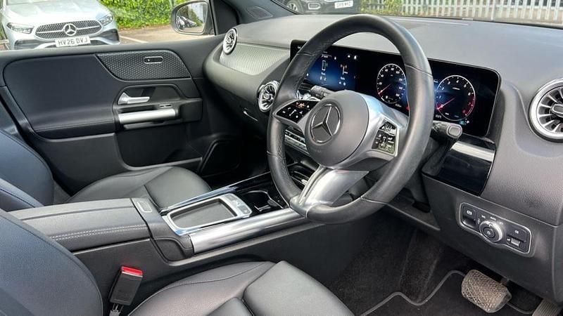 Used Mercedes B200 Executive 163 HP (119 kW) 2023 Cosmos black metallic MPV