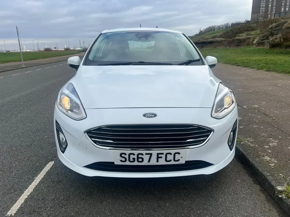 Used Ford Fiesta Zetec 2017 White Hatchback
