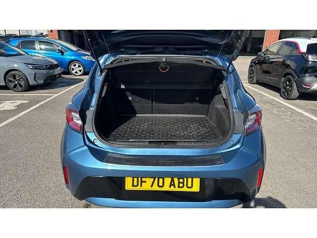 Used Toyota Corolla Design 122 HP (89 kW) 2021 Blue Hatchback