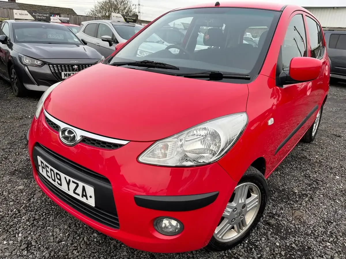 Used Hyundai i10 Comfort 77 HP (56 kW) 2009 Red Hatchback