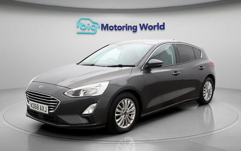 Used Ford Focus Titanium 125 HP (91 kW) 2019 Grey Hatchback