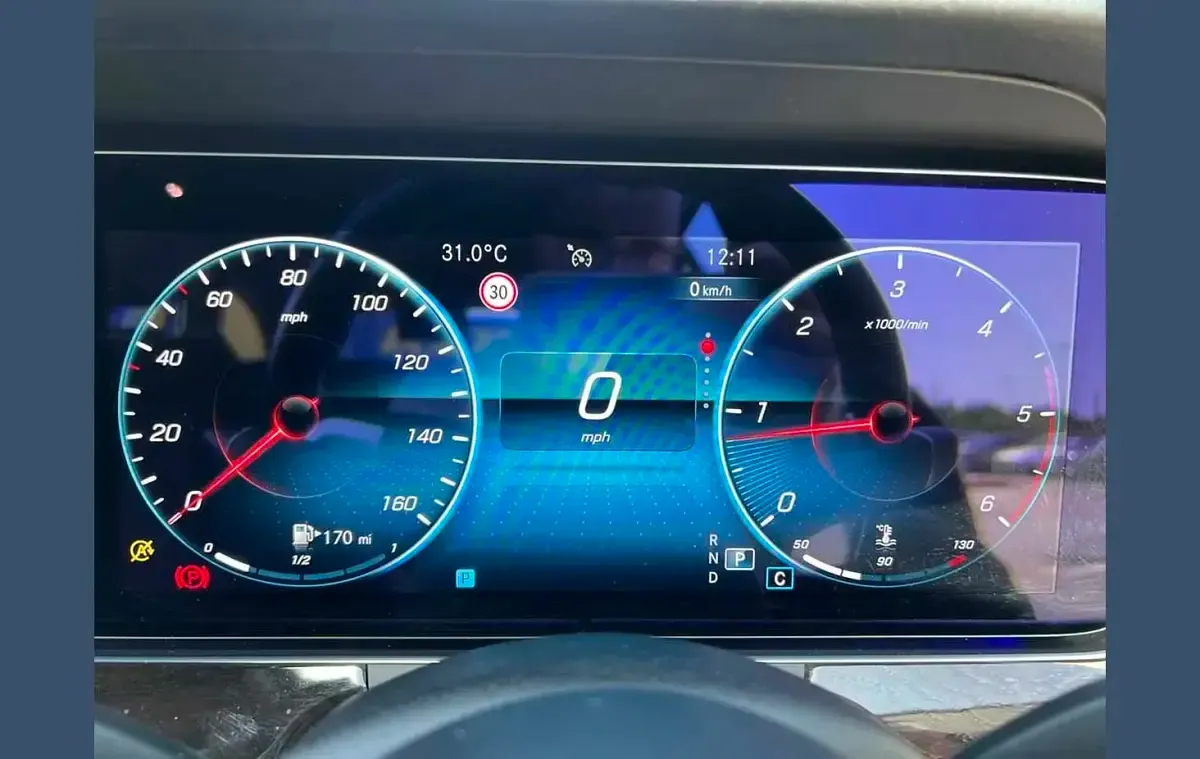 Used Mercedes E220 191 HP (140 kW) 2021 Blue Estate
