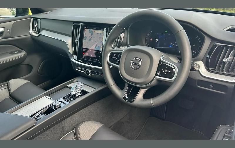Used Volvo V60 Plus 194 HP (142 kW) 2025 Green Estate