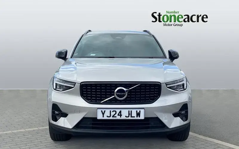 New Volvo XC40 Plus 163 HP (119 kW) 2026 Silver SUV