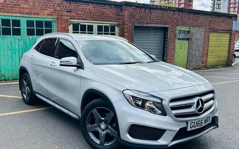 Usado Mercedes GLA220 AMG line 177 HP (130 kW) 2016 SUV