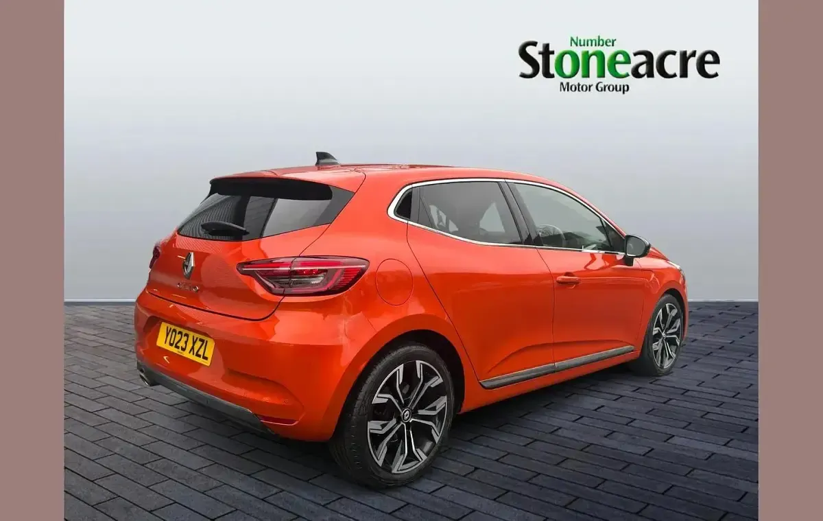 Used Renault Clio Techno 88 HP (64 kW) 2023 Orange Hatchback