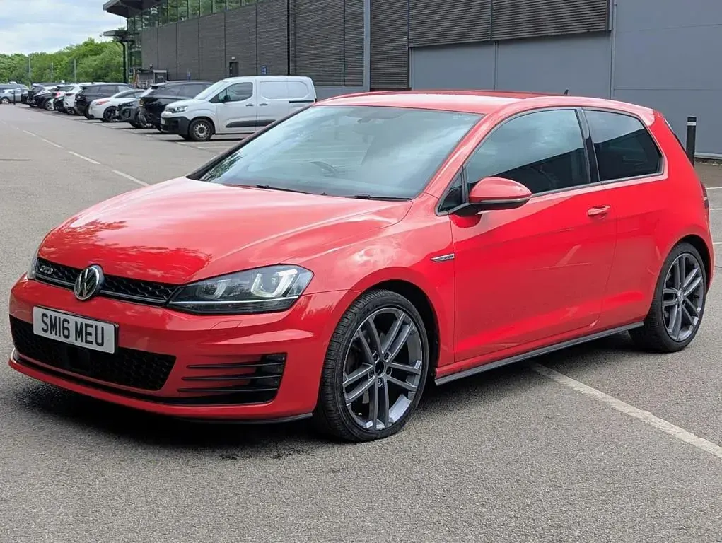 Used VW Golf VII GTD 2016 Red Hatchback