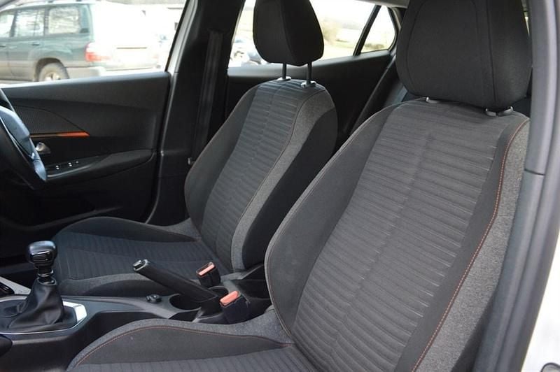 Used Peugeot 2008 Active 100 HP (73 kW) 2020 White SUV