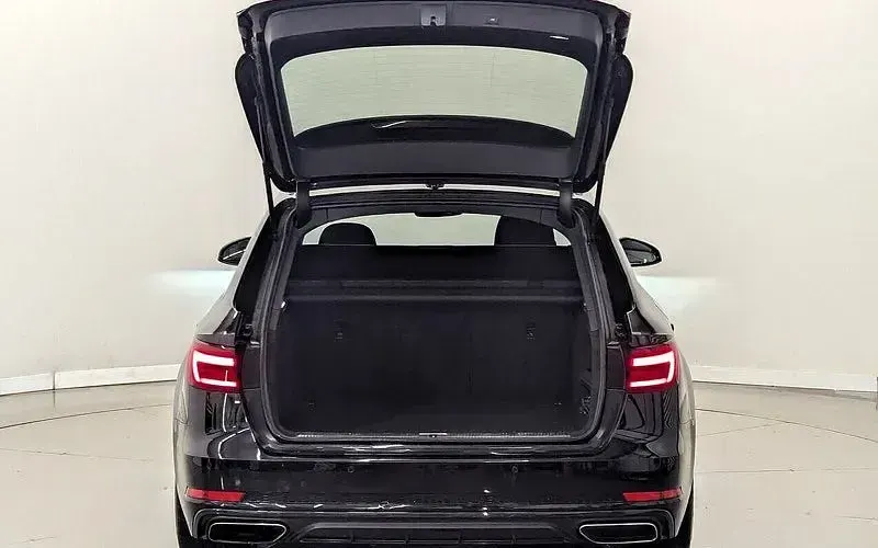 Used Audi A4 Black Edition 190 HP (139 kW) 2019 Black Estate