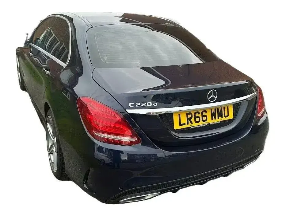 Usado Mercedes C220 AMG line 170 CV (125 kW) 2016 Azul Berlina