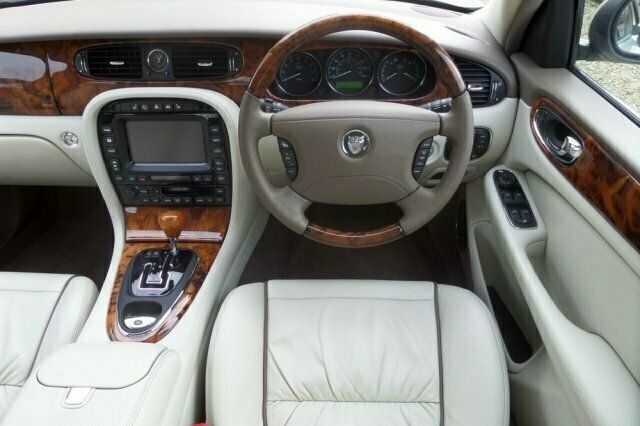 Used Jaguar XJ8 300 HP (220 kW) 2006 Sedan