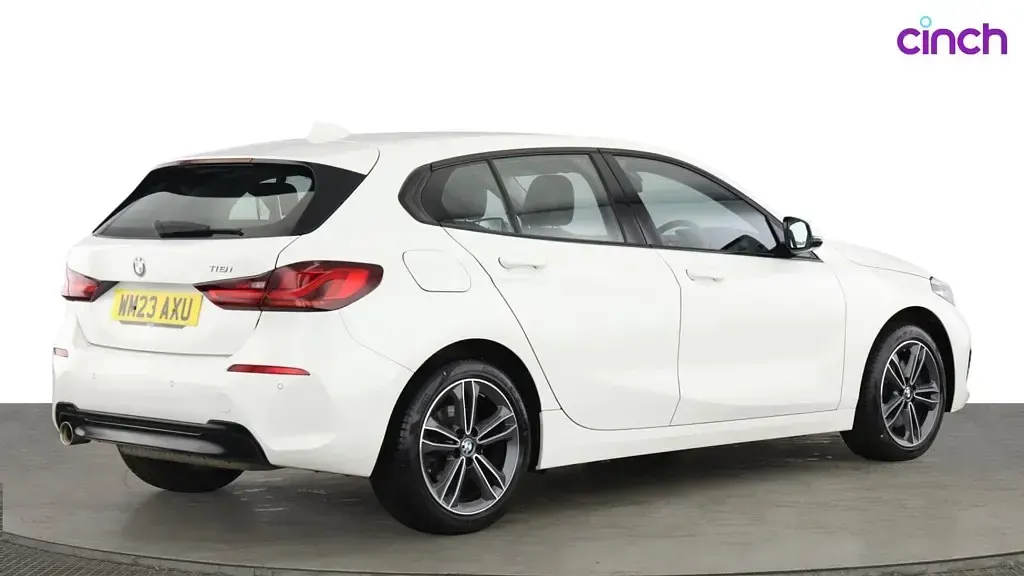 Used BMW 118 Sport Line 2023 White Hatchback