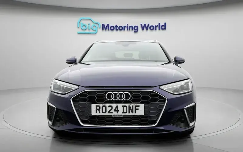 Used Audi A4 S-Line 204 HP (150 kW) 2024 Blue Estate
