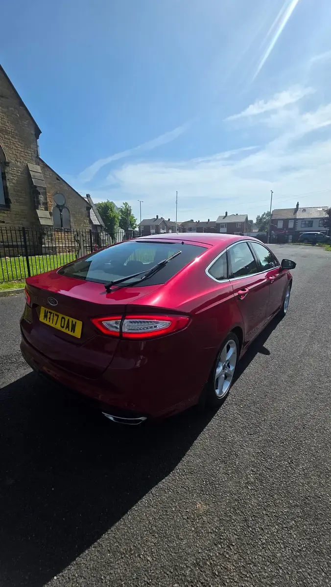 Used Ford Mondeo Titanium 180 HP (132 kW) 2017 Red Hatchback